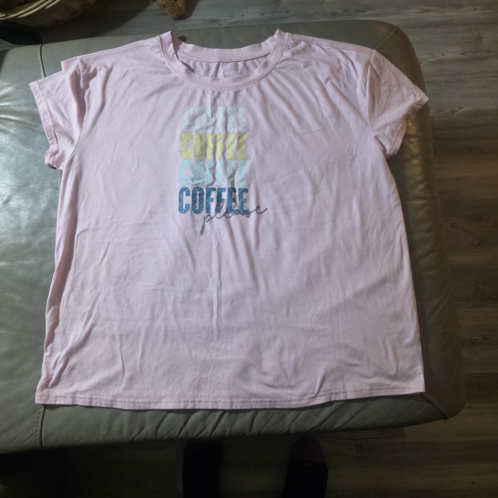JoySpun Spring Pink Graphic Tee with White Print